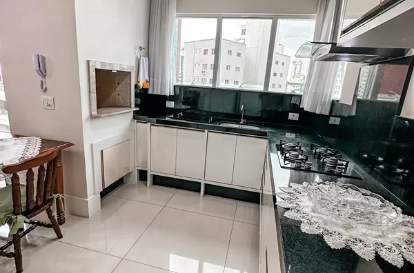 Apartamento De 03 Suítes na Av. Central De Balneário Camboriú