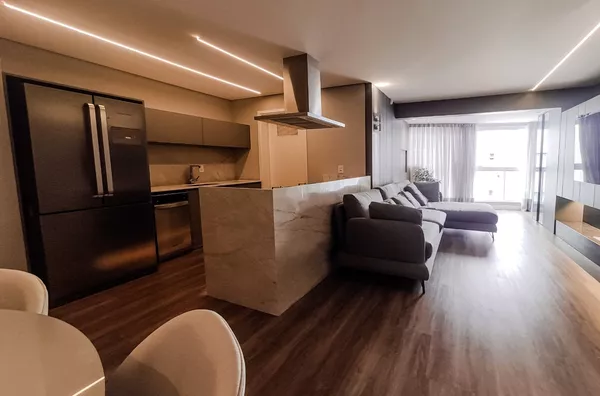 APARTAMENTO 02 SUÍTES NO CENTRO DE BALNEÁRIO CAMBORIÚ