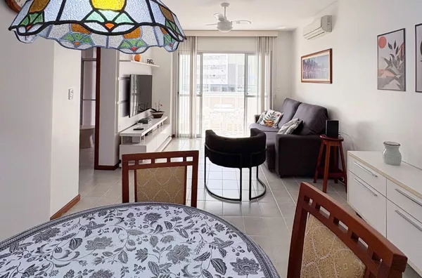 LOCAÇÃO ANUAL APARTAMENTO 02 DORMITÓRIOS MOBILIADO QUADRA MAR CENTRO DE BALNEÁRIO CAMBORIÚ