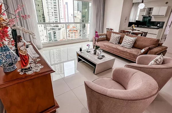Apartamento De 03 Suítes na Av. Central De Balneário Camboriú