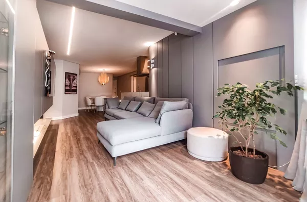 APARTAMENTO 02 SUÍTES NO CENTRO DE BALNEÁRIO CAMBORIÚ