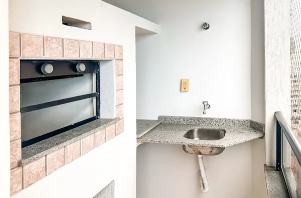 APARTAMENTO 03 QUARTOS VISTA MAR