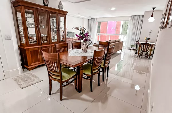 Apartamento De 03 Suítes na Av. Central De Balneário Camboriú
