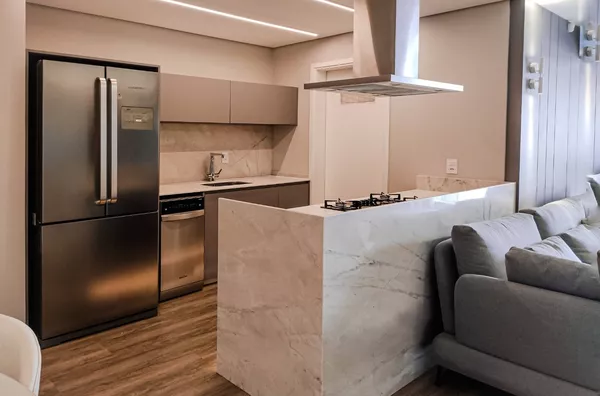 APARTAMENTO 02 SUÍTES NO CENTRO DE BALNEÁRIO CAMBORIÚ