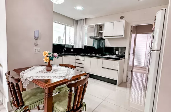 Apartamento De 03 Suítes na Av. Central De Balneário Camboriú