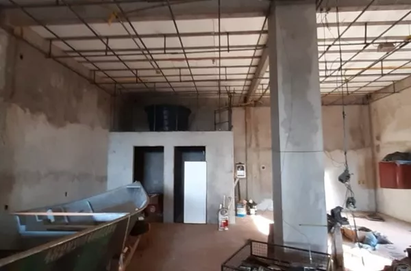 Casa e Barracão a venda