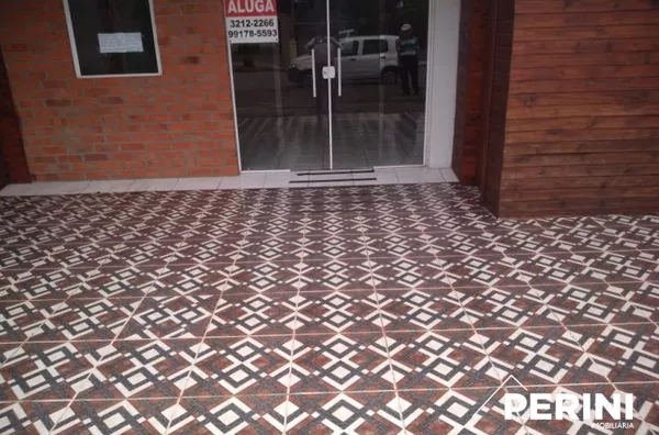 Sala Comercial + Duas Casas