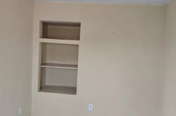 Apto na Qd 16, Cidade 2000