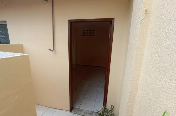 Kitinete quadra 17 cidade 2000