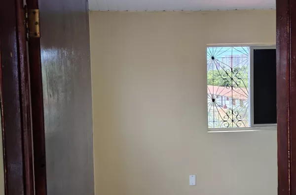 Apto na Qd 16, Cidade 2000