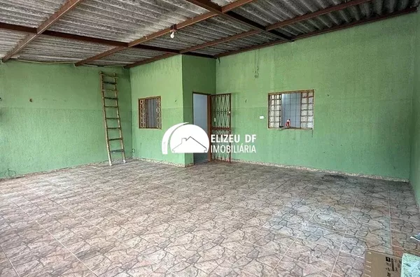 Elizeu DF Imobiliária aluga casa com 2 quartos sendo 1 suíte no Riacho Fundo II