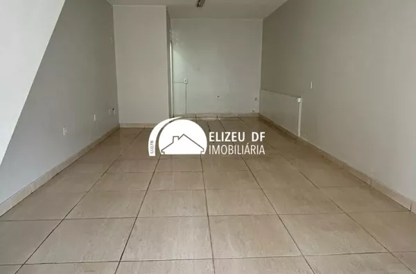Elizeu Imóveis aluga Loja com 50 m² na QR 3 da Candangolândia