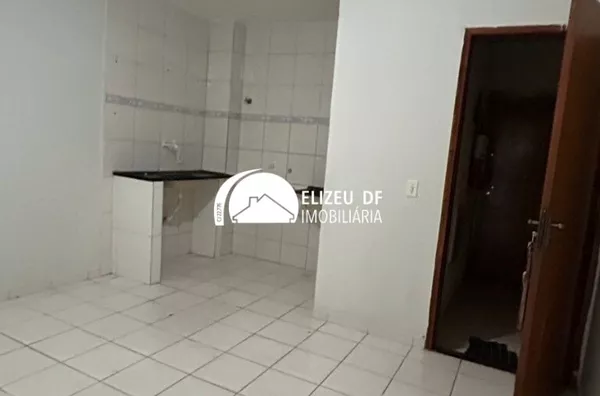 Elizeu DF Imobiliária vende apartamento de 2 quartos na QE 40 do Guará II