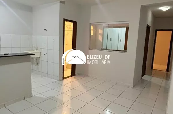 Elizeu DF Imobiliária vende apartamento com 2 quartos na QE 40 Rua 24