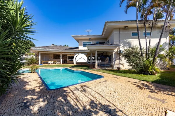 VENDE-SE CASA NO PARK WAY QUADRA 1