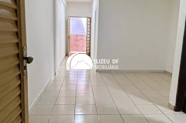 Elizeu Imóveis aluga apartamento na QE 40 Rua 18 do Guará II 