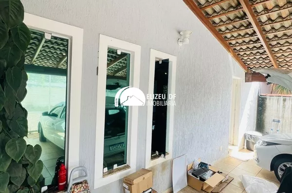 Linda casa em condomínio fechado Bernado sayão Guará 2