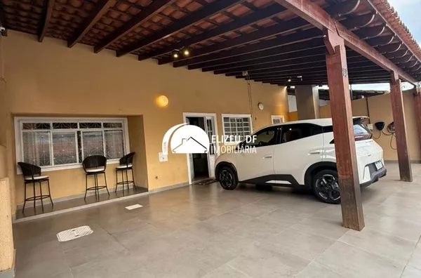 Elizeu DF Imobiliária vende casa com 3 quartos sendo 2 suítes, Guará II