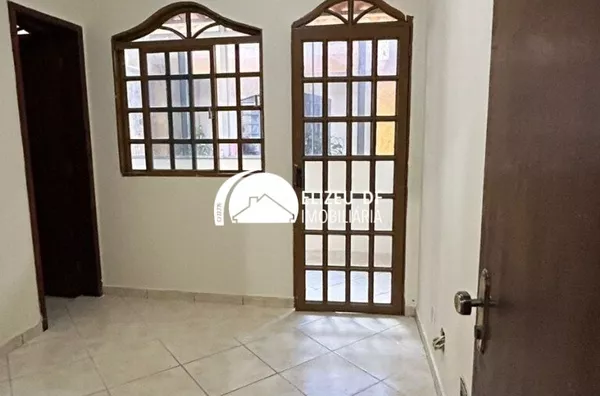 ALUGA-SE APARTAMENTO DE 1 QUARTO COM VARANDA NA QE 40 GUARA 2