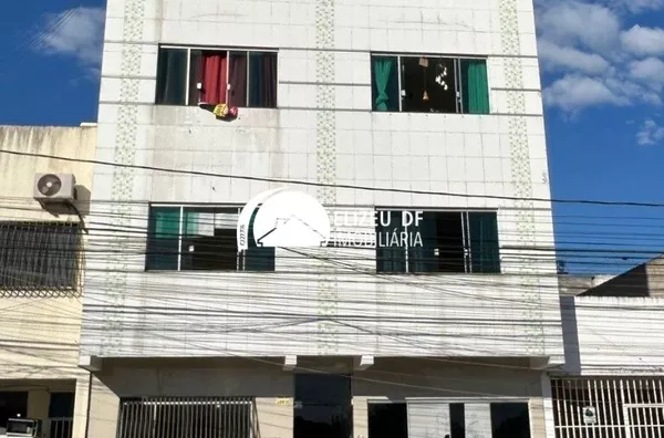 Elizeu DF Imobiliária vende apartamento de 2 quartos, Guará II