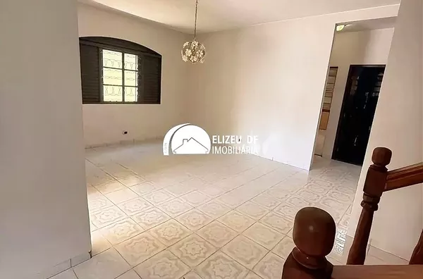Elizeu DF Imobiliária vende sobrado com 6 quartos na QE 26, Guará II