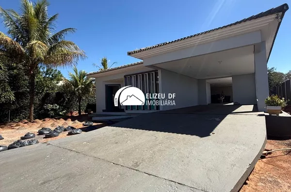 EXCELNETE OPORTUNIDADE EM ARNIQUEIRAS CASA PLANEJADA LOTE DE 800 M² ACEITA FINANCIAMENTO 