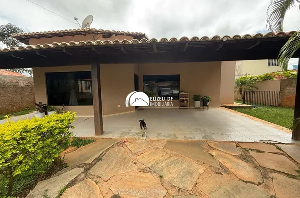 Elizeu Df Imobiliária vende excelente casa no Setor de Mansões 