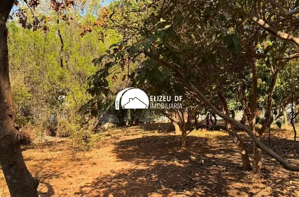 Elizeu Imóveis vende terreno com 300 metros em Arniqueiras