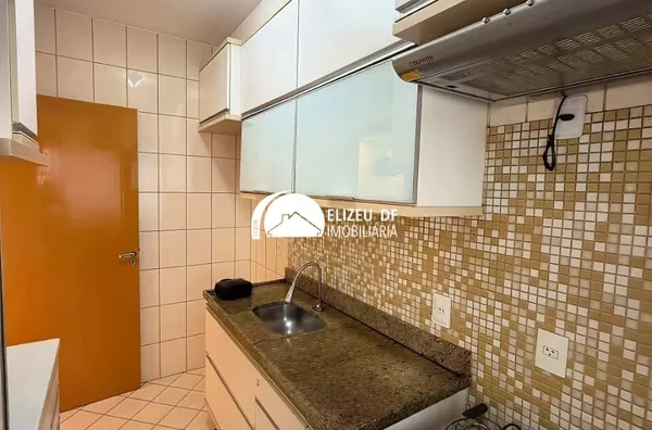 Elizeu Imóveis vende apartamento com 2 quartos sendo 1 suíte no Ed. Liberté do Guará II