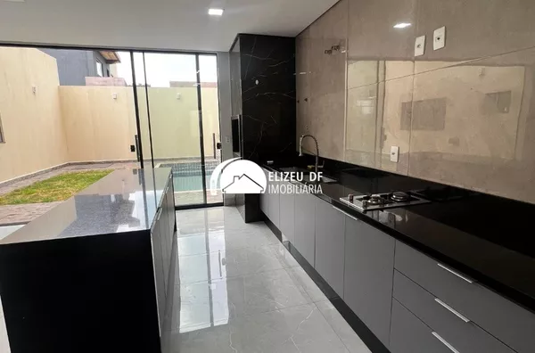 Elizeu DF Imobiliária Vende Casa no Guará Park com 4 suítes