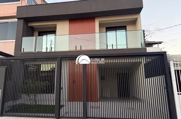 Elizeu Imóveis vende casa com 4 suítes na QE 30 do Guará II
