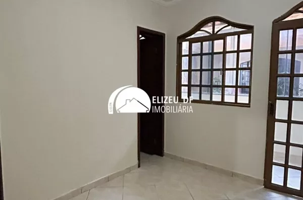 ALUGA-SE APARTAMENTO DE 1 QUARTO COM VARANDA NA QE 40 GUARA 2