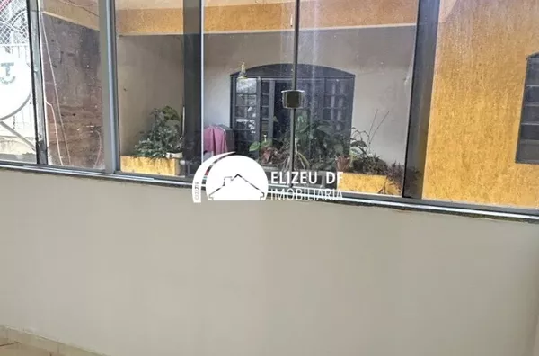 ALUGA-SE APARTAMENTO DE 1 QUARTO COM VARANDA NA QE 40 GUARA 2