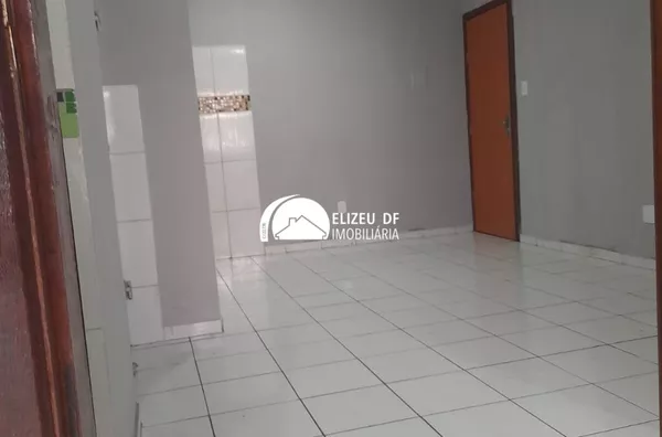 Elizeu DF Imobiliária vende apartamento na QE 40 no Parque Denner no Guará II