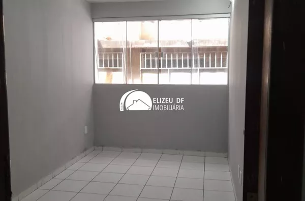 Elizeu DF Imobiliária vende apartamento na QE 40 no Parque Denner no Guará II