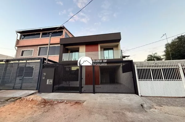 Elizeu Imóveis vende casa com 4 suítes na QE 30 do Guará II