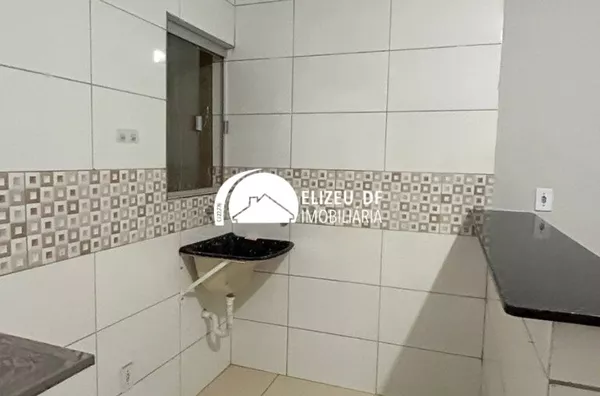 Elizeu DF Imobiliária aluga kit na QE 40 Conjunto Q no Guará II