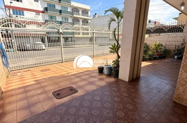 Elizeu DF Imobiliária vende casa na QSD 25 de Taguatinga com 4 quartos