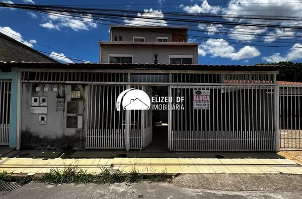 Elizeu DF Imobiliária aluga casa na QE 13 com 4 quartos, Guará II