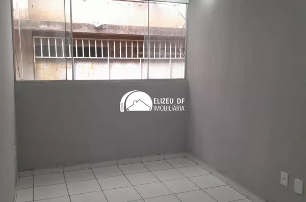 Elizeu DF Imobiliária vende apartamento na QE 40 no Parque Denner no Guará II