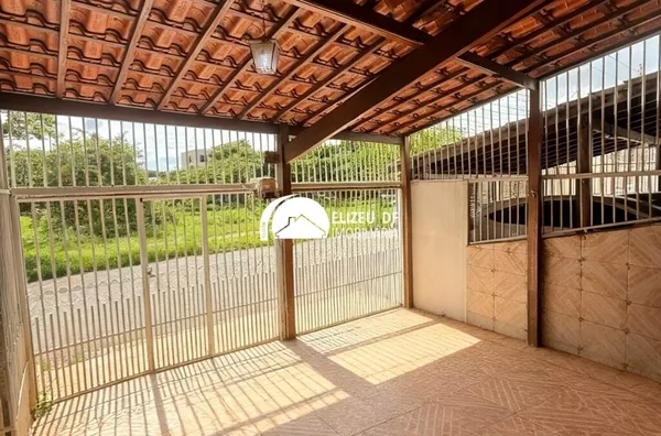 Excelente casa na QI 01 no Guará , Oportunidade! 