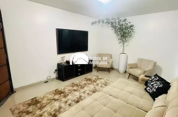 Excelente casa reformada em Taguatinga. Oportunidade! 