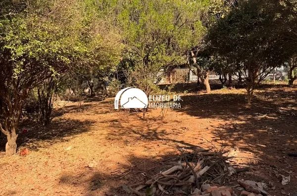 Elizeu Imóveis vende terreno com 300 metros em Arniqueiras