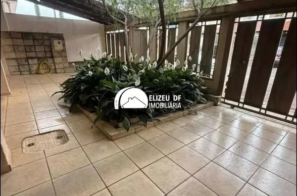 Lindo sobrado para venda na Qe 21 Guará 2  Reformado.     