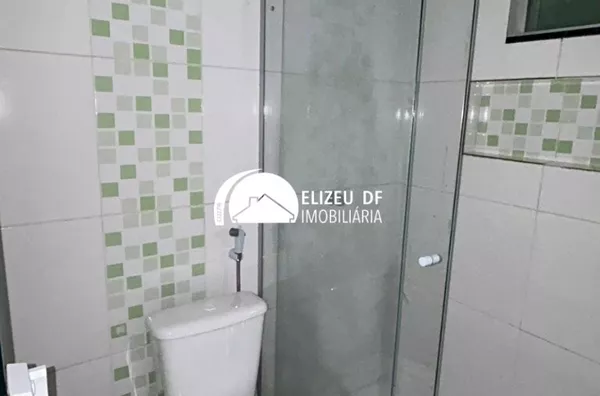 Aluga-se apartamento 2 quartos reformado no QE 40 Polo de Modas