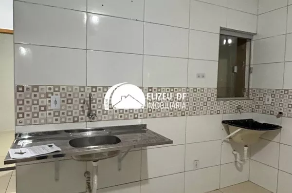 Elizeu DF Imobiliária aluga kit na QE 40 Conjunto Q no Guará II