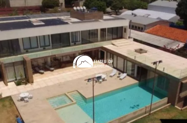 Linda casa a venda no Lago Sul - Exclusividade na região. 