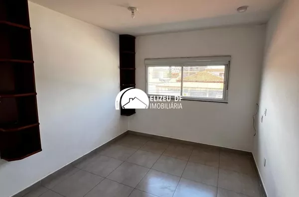 Elizeu DF Imobiliária aluga casa na QE 13 com 4 quartos, Guará II