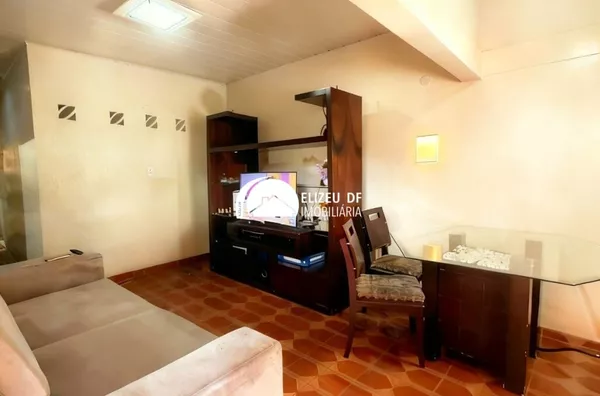 Excelente casa na QI 01 no Guará , Oportunidade! 