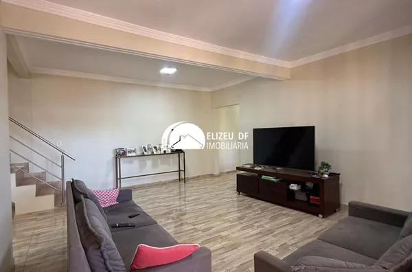 Elizeu Df Imobiliária vende excelente casa no Jokey
